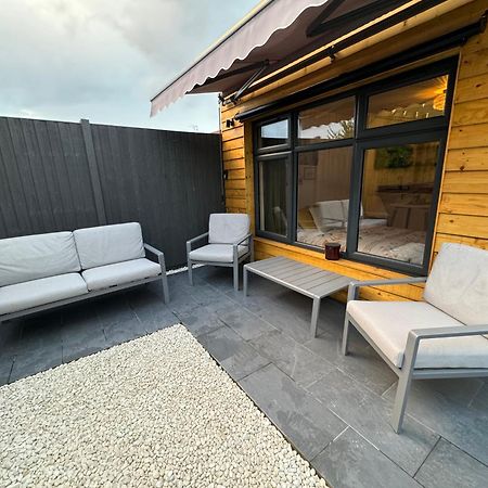 Wild & Free Hot Tub Retreat Apartment Dartford Exterior photo