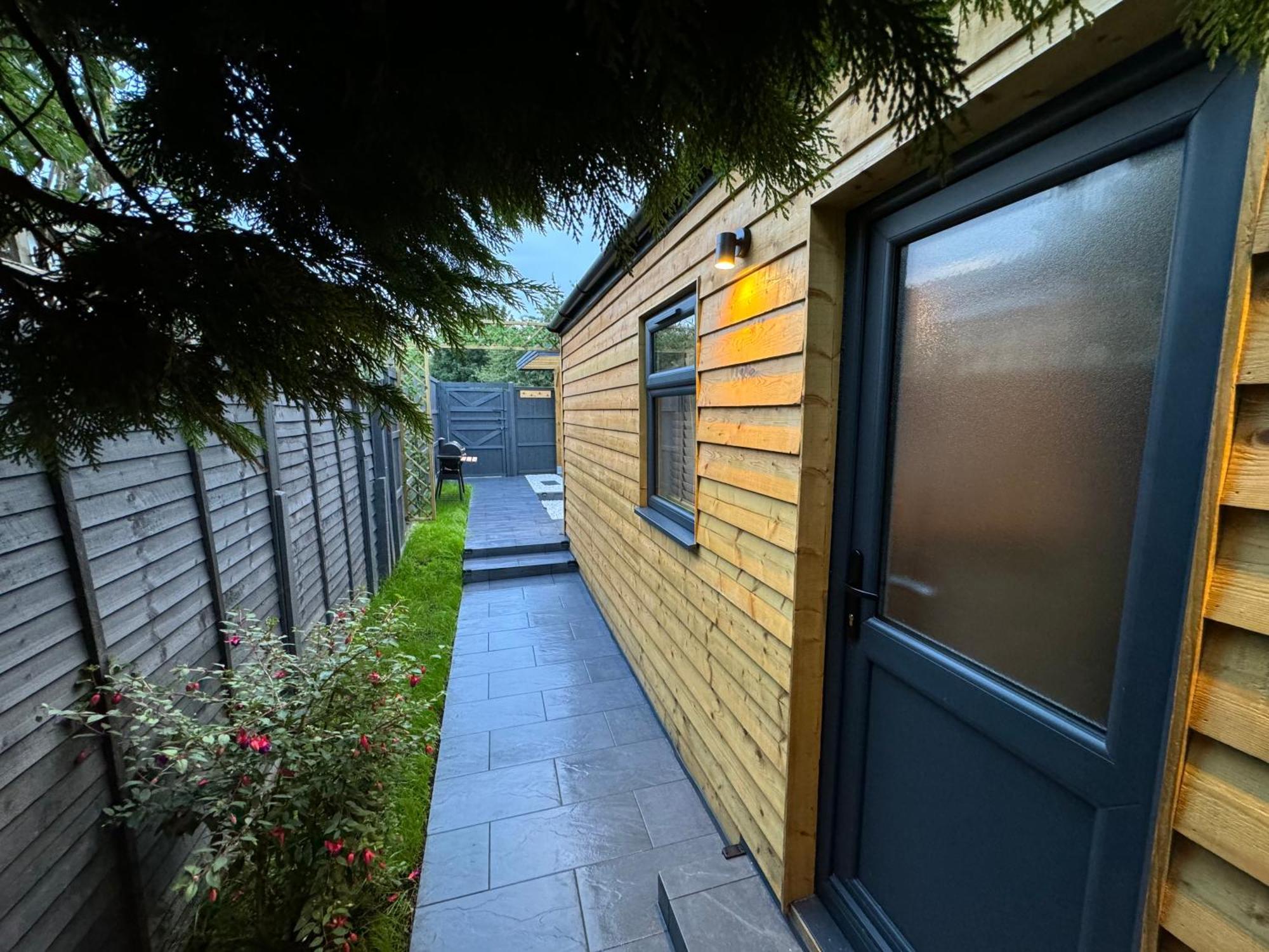Wild & Free Hot Tub Retreat Apartment Dartford Exterior photo