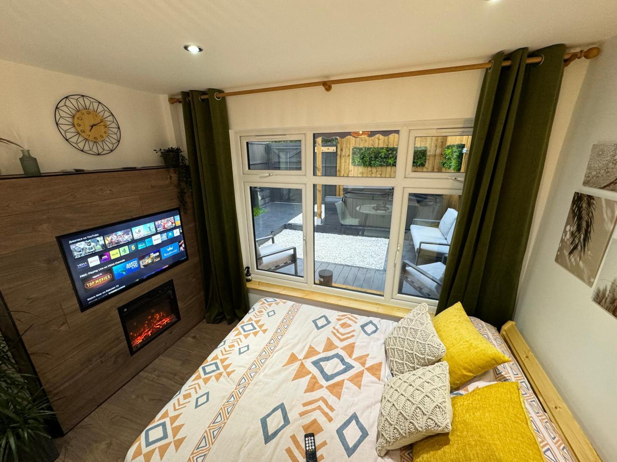 Wild & Free Hot Tub Retreat Apartment Dartford Exterior photo